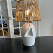 Lampe vintage en céramique ajourée