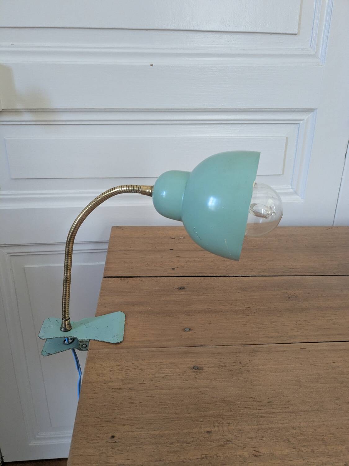 Vintage clip-on casserole lamp