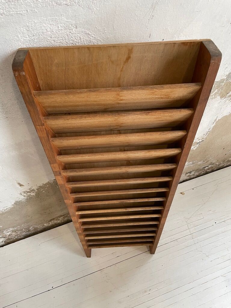 Oak wall magazine door