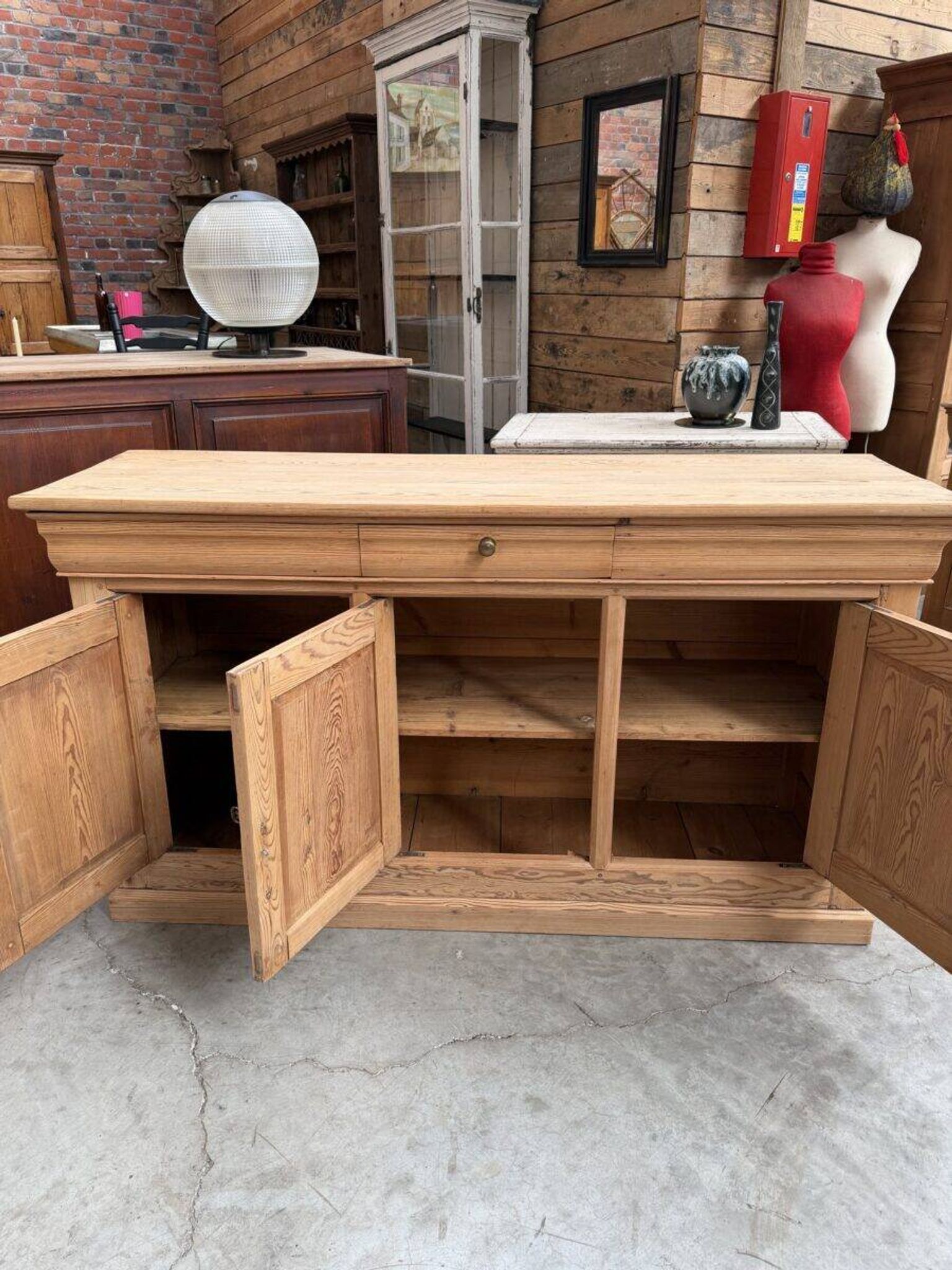 Three-door buffet from the early 20th century.