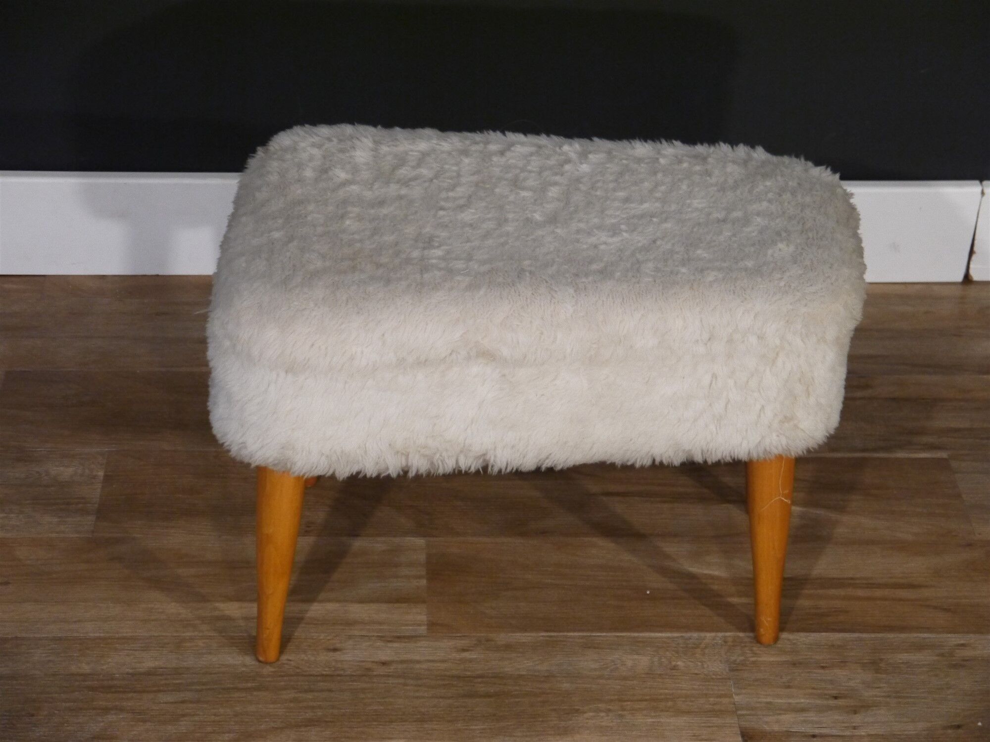 Stool rug vintage 1970