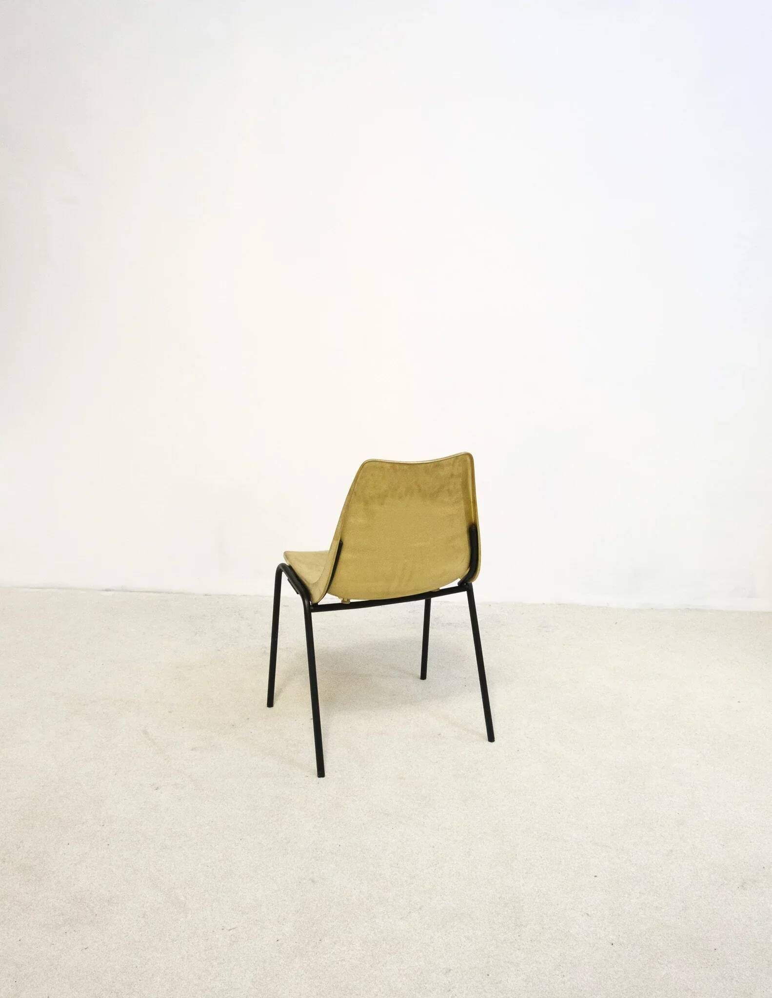 Chaise vintage empilable moulée de Hiller Allemagne