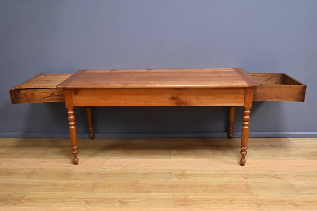 Farm table in cherry wood – late 19th century
