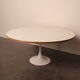 Table basse avec pied tulipe blanche - années 1960
