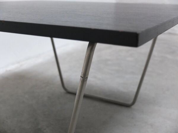 Table basse rare 'Bachelor' par Verner Panton pour Fritz Hansen, années 1950.