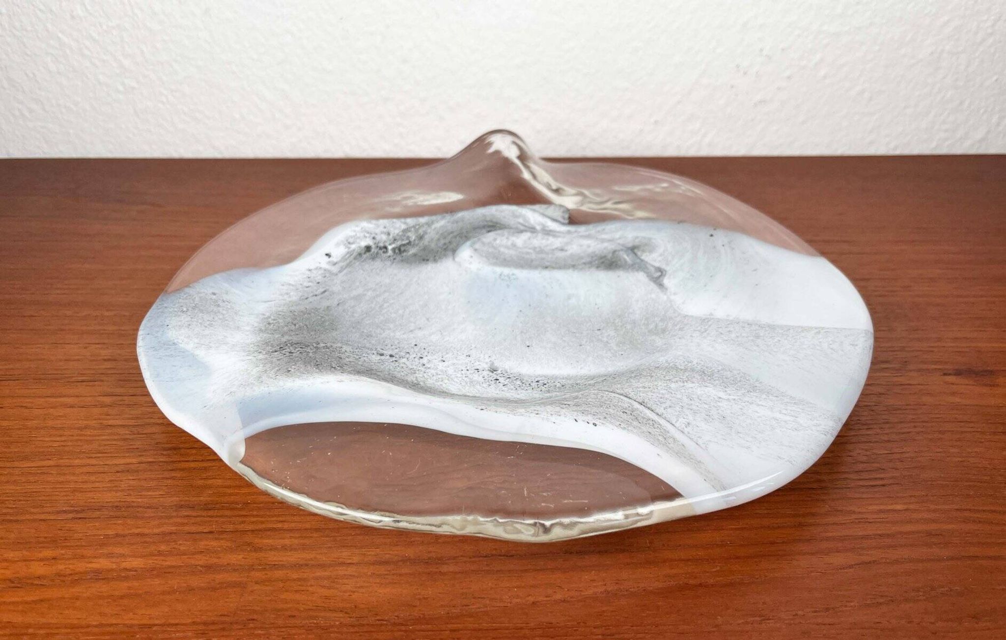 Vintage German glass plate or bowl by Hans Jürgen Richartz for Richartz Art Collection, Mathildenhütte, Solingen, Germany.