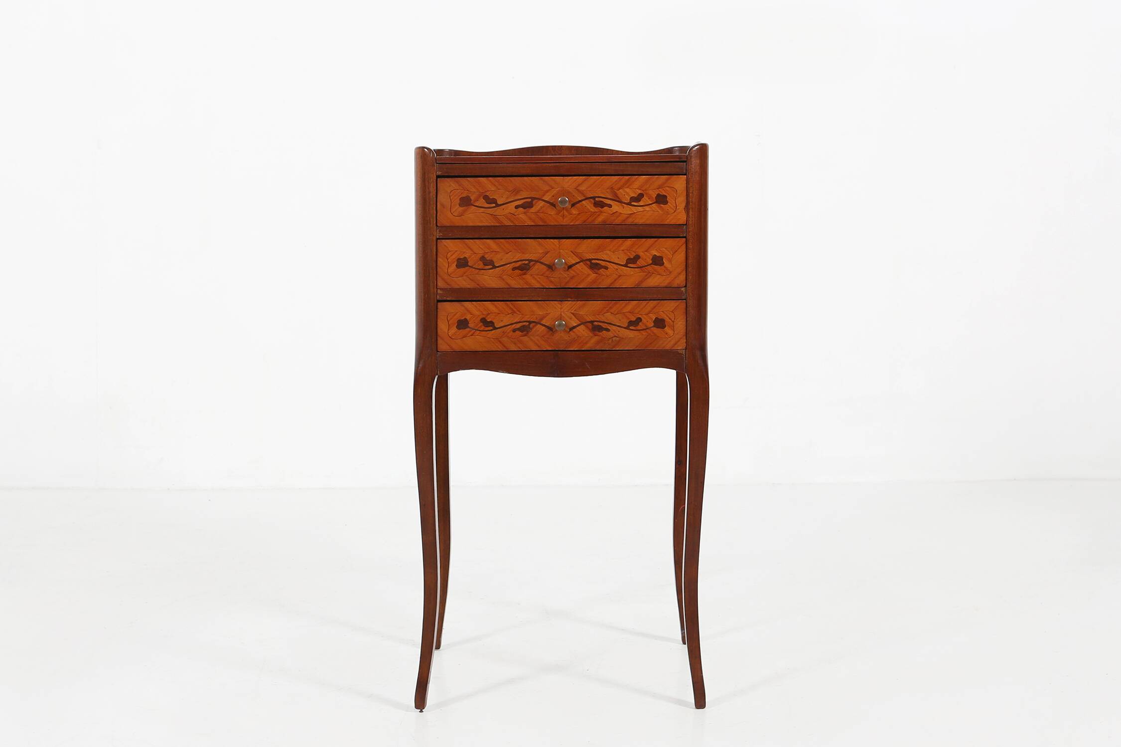Table de chevet ou petite armoire de style Napoléon III, France, XXe siècle
