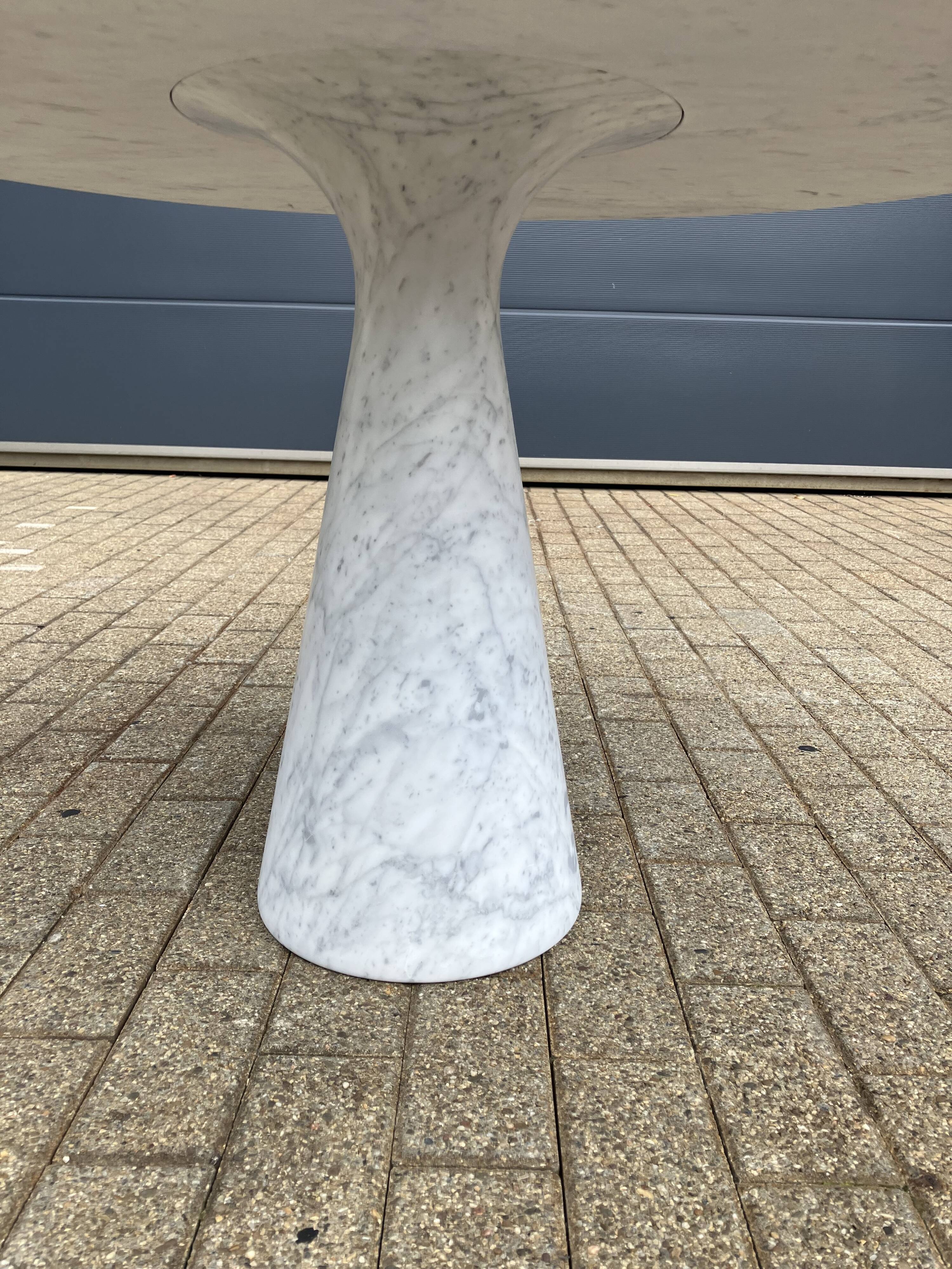 Angelo Mangiarotti M1 eettafel Skipper Carrara marmer 130cm