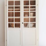 Armoire vitrée parisienne