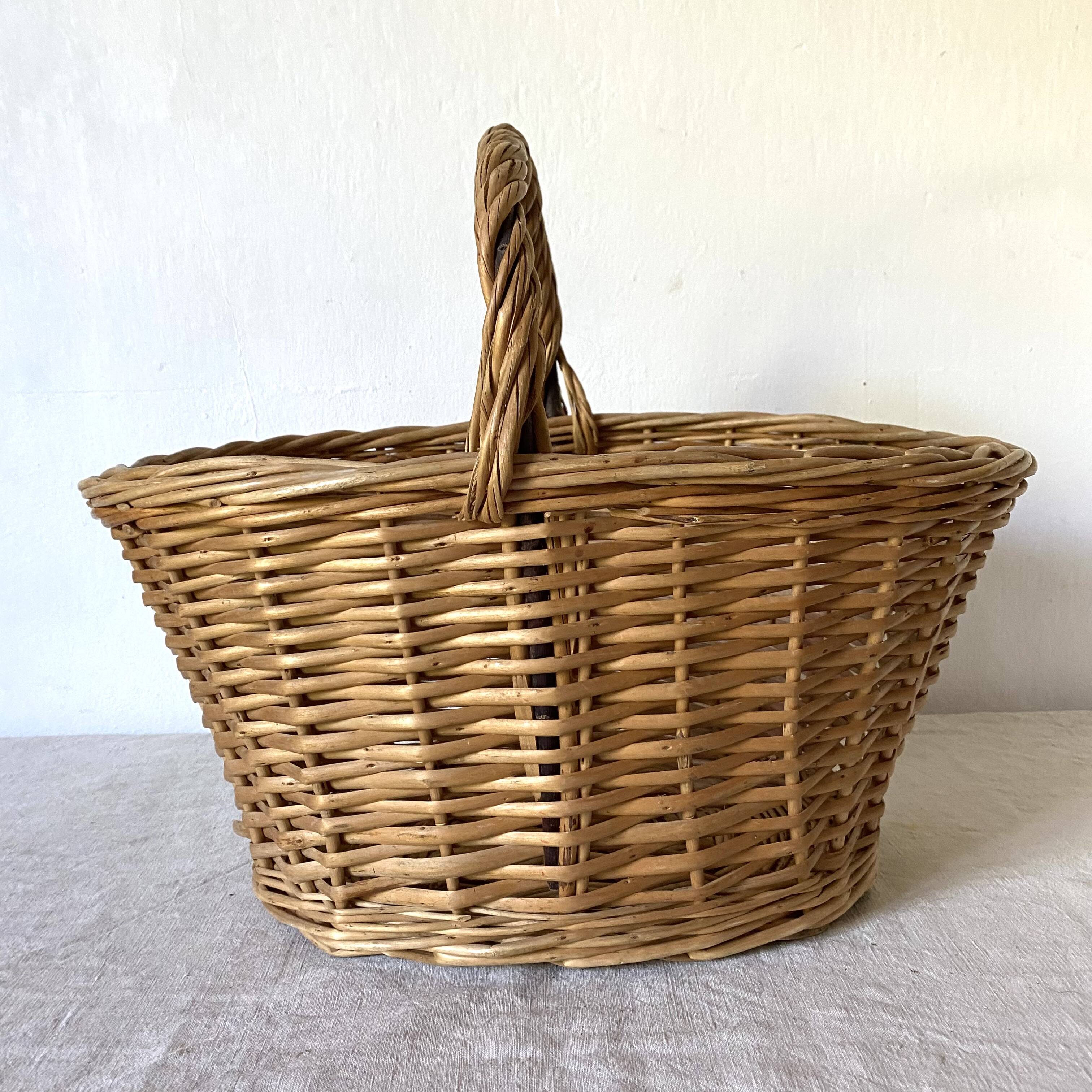 Woven wicker basket