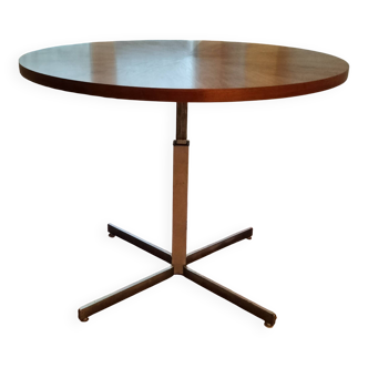 Round table - Ilse brand, adjustable height/low