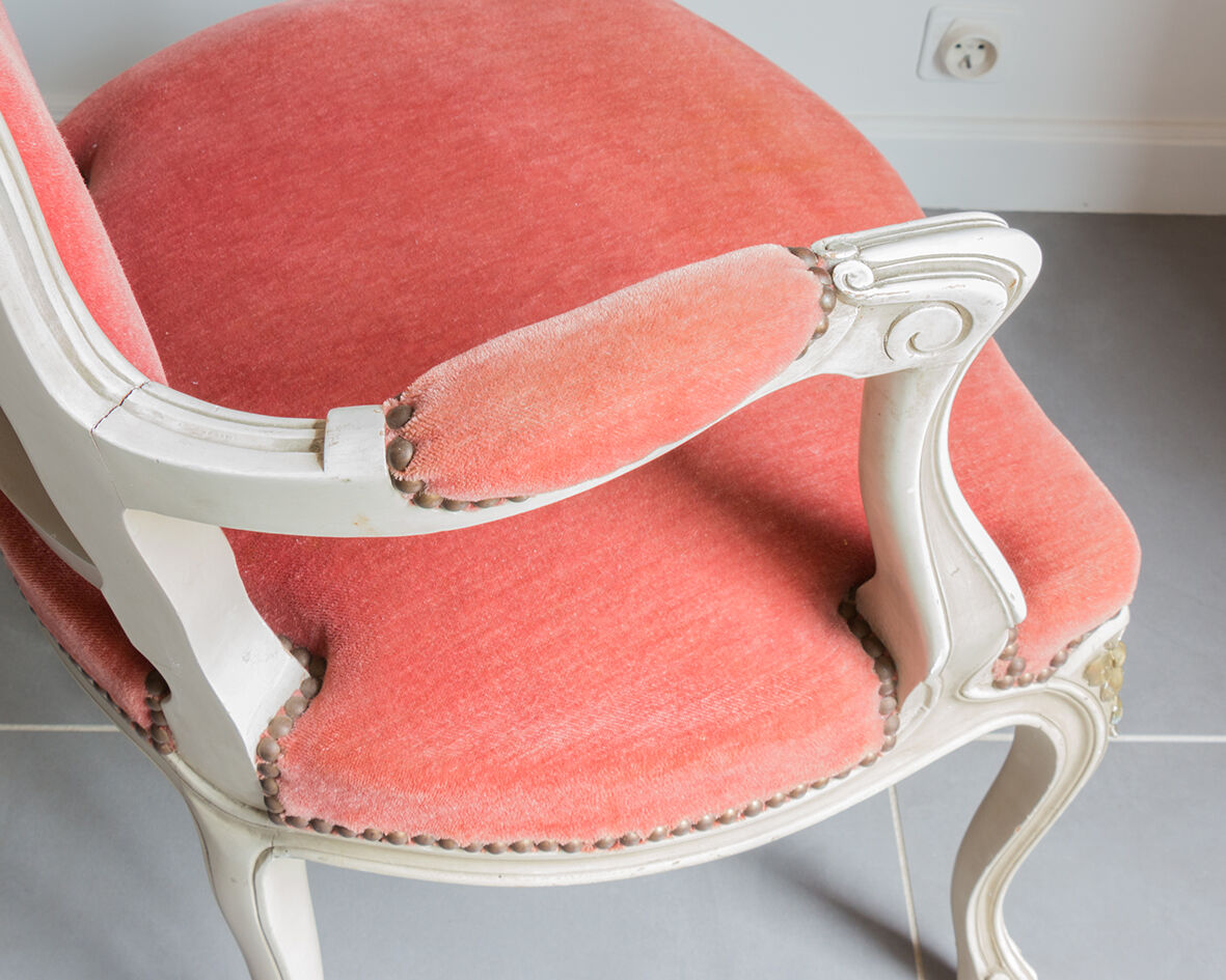 Velvet convertible chair