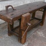 Workbench in raw wood with the press