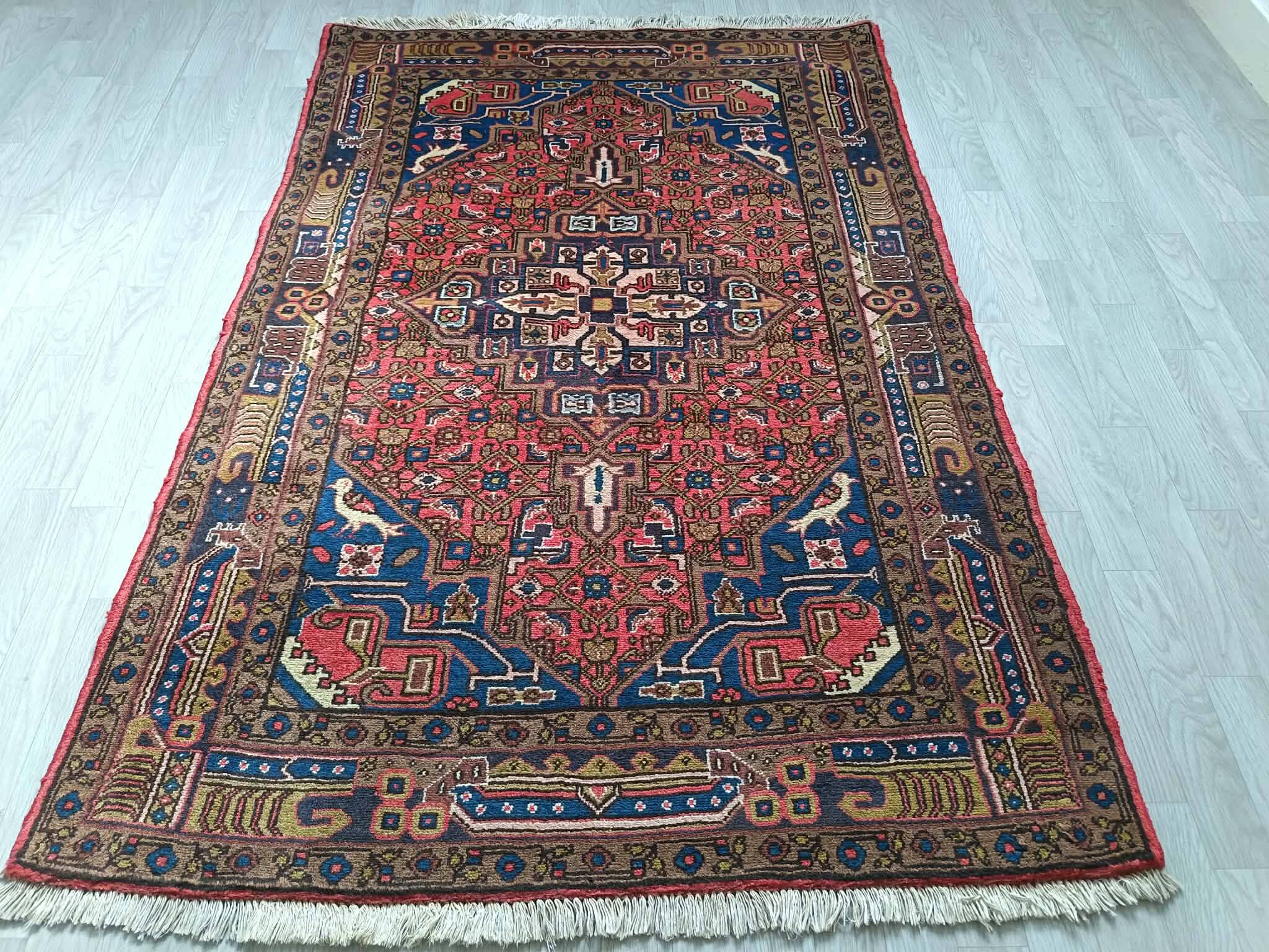 Handmade Koliaï Persian carpet