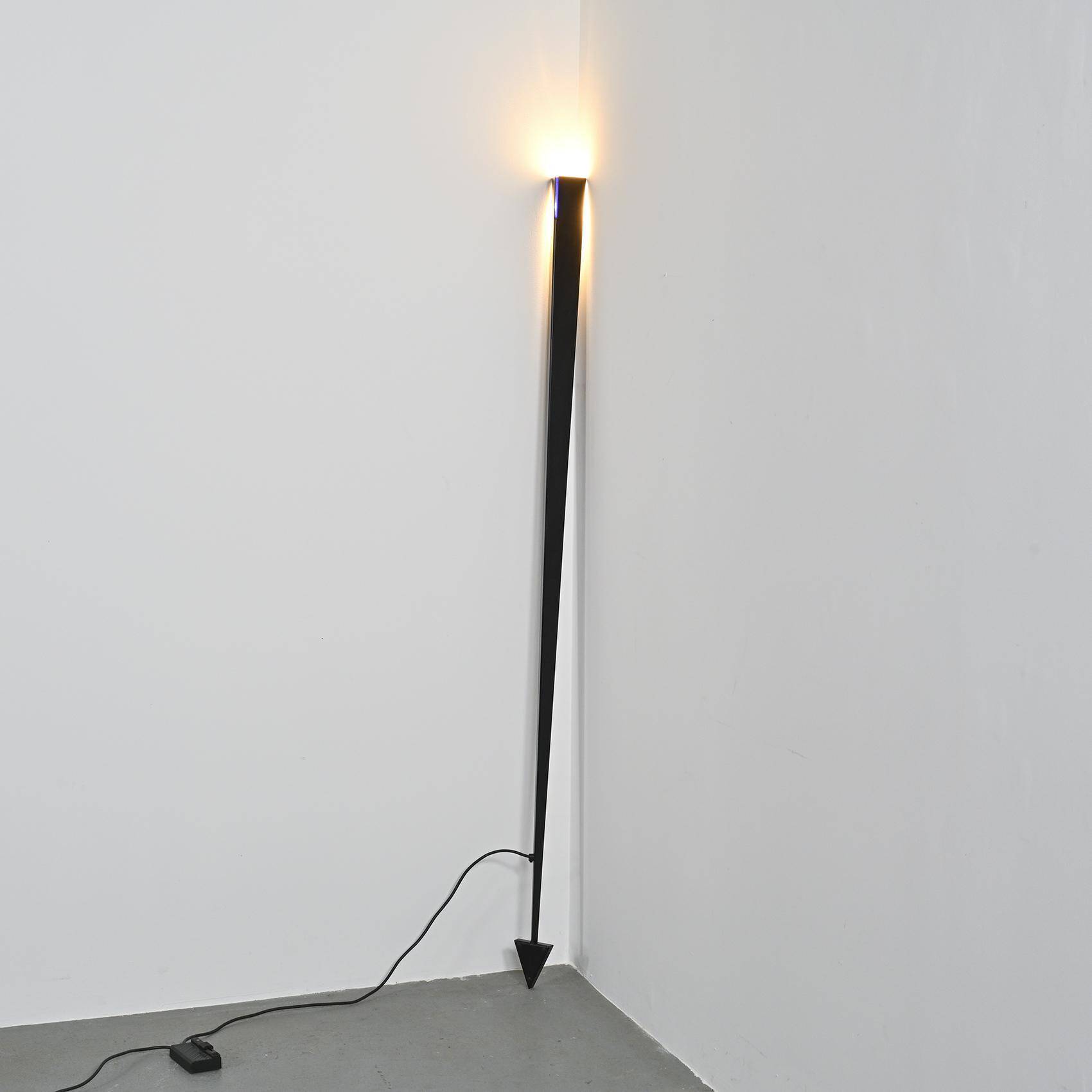 Black lacquered metal floor lamp, Italian work 1980