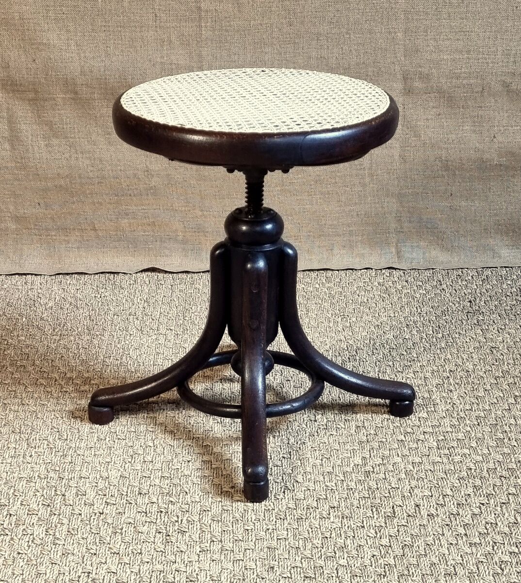 Piano thonet or workshop stool