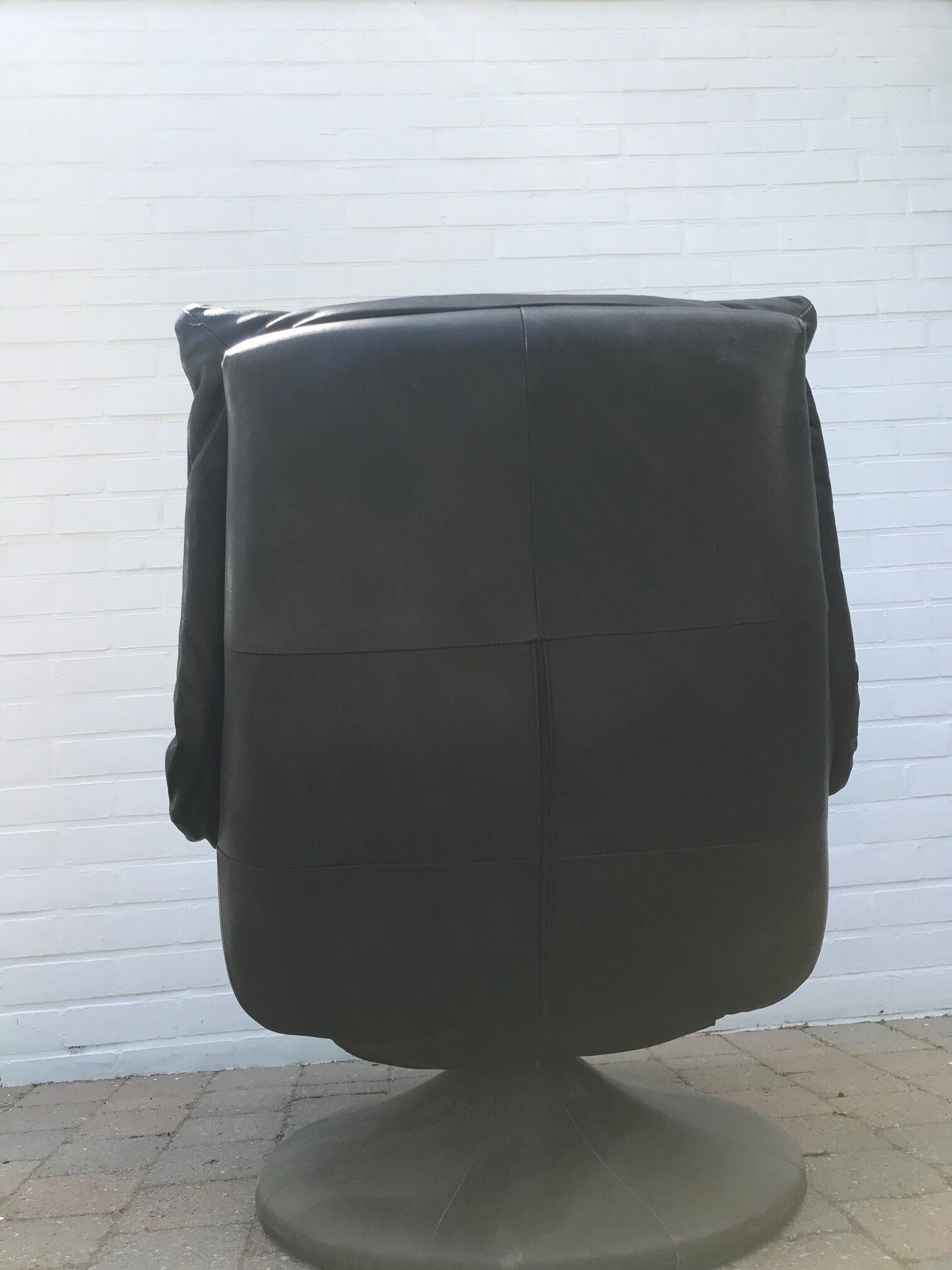 80s leather armchair