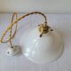 Suspension cloche en opaline blanche