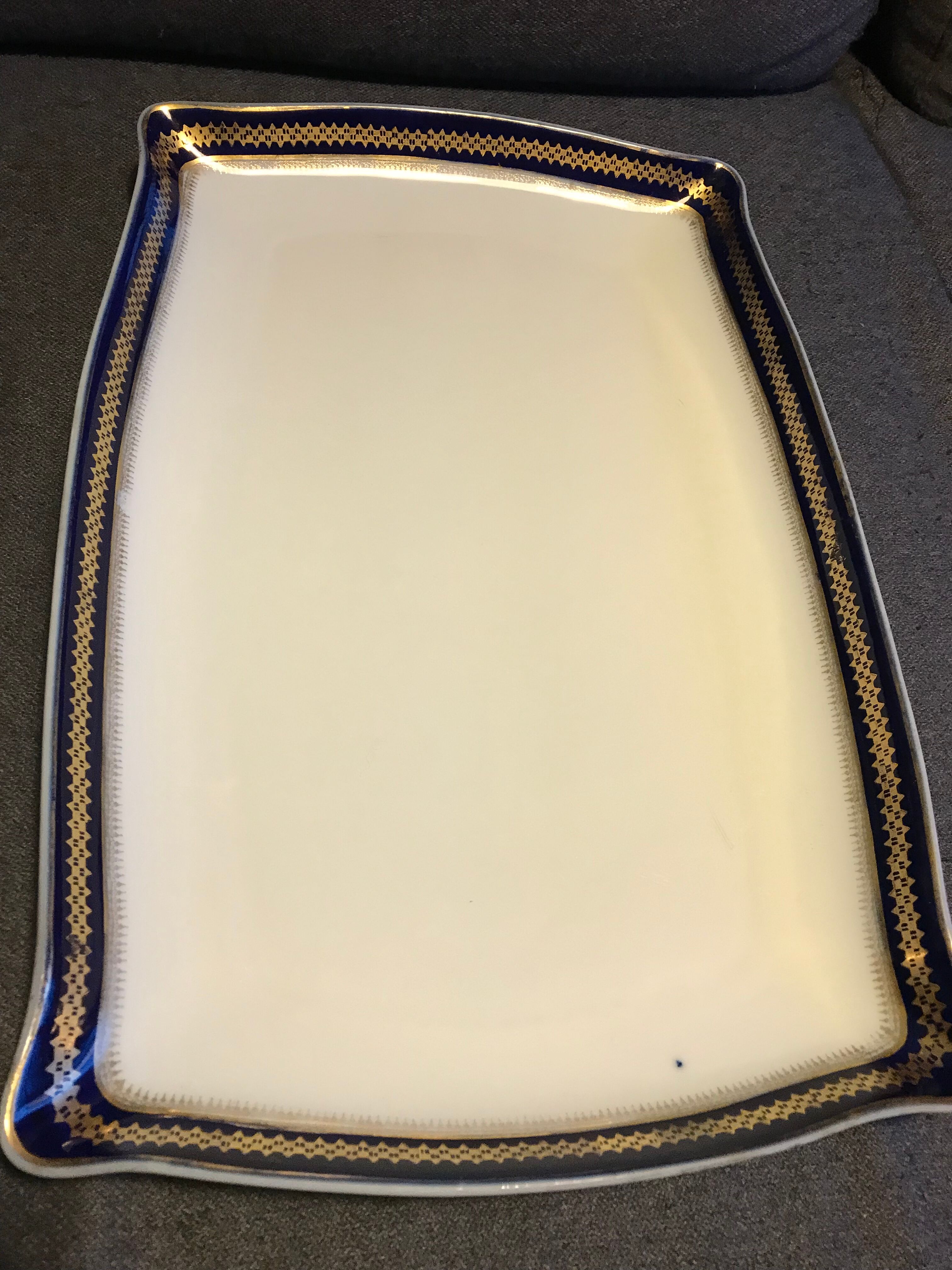 Series of 3 imperial porcelain trays Russia Kuznetsov