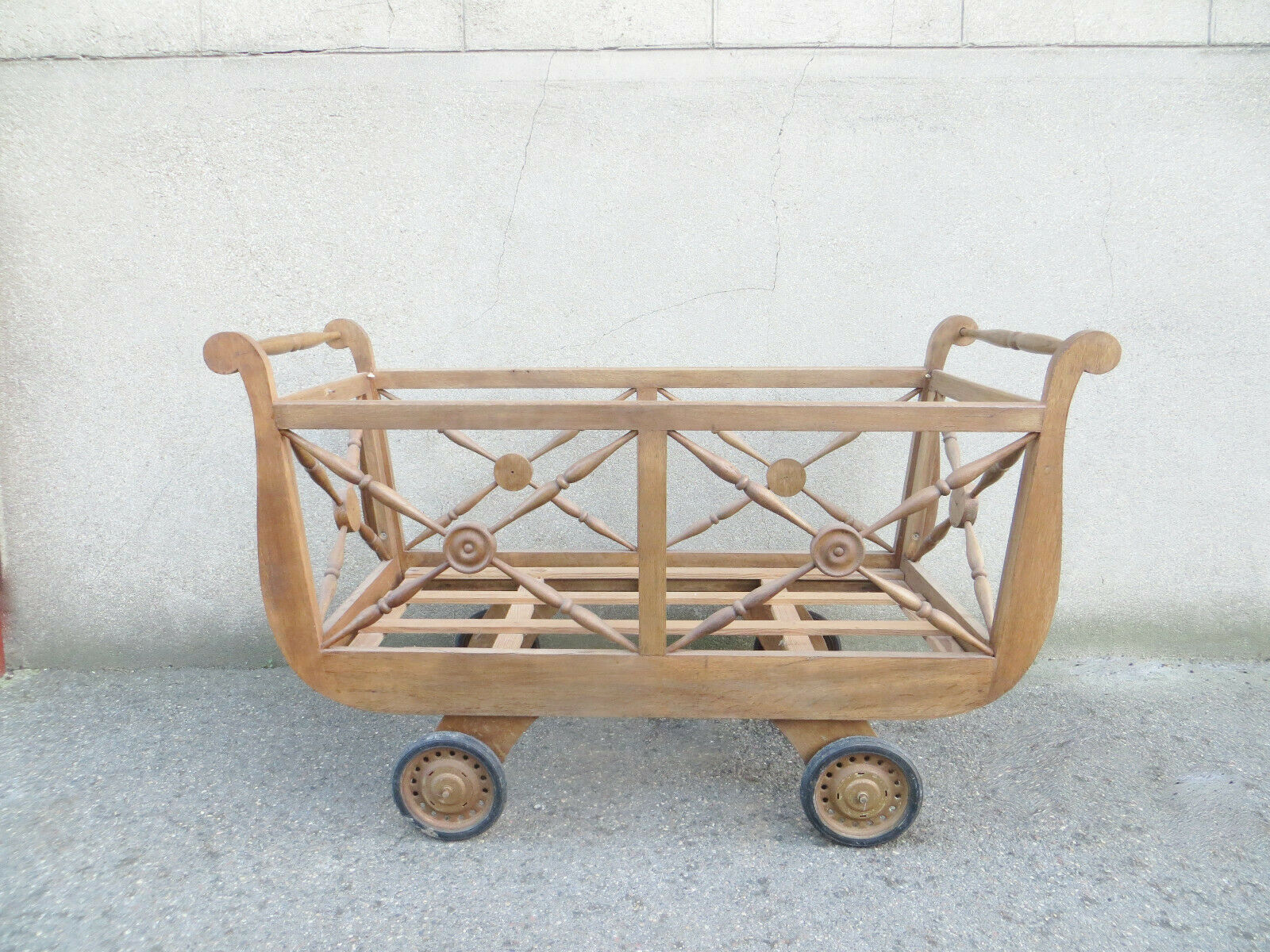 Crib in oak massif 50s vintage