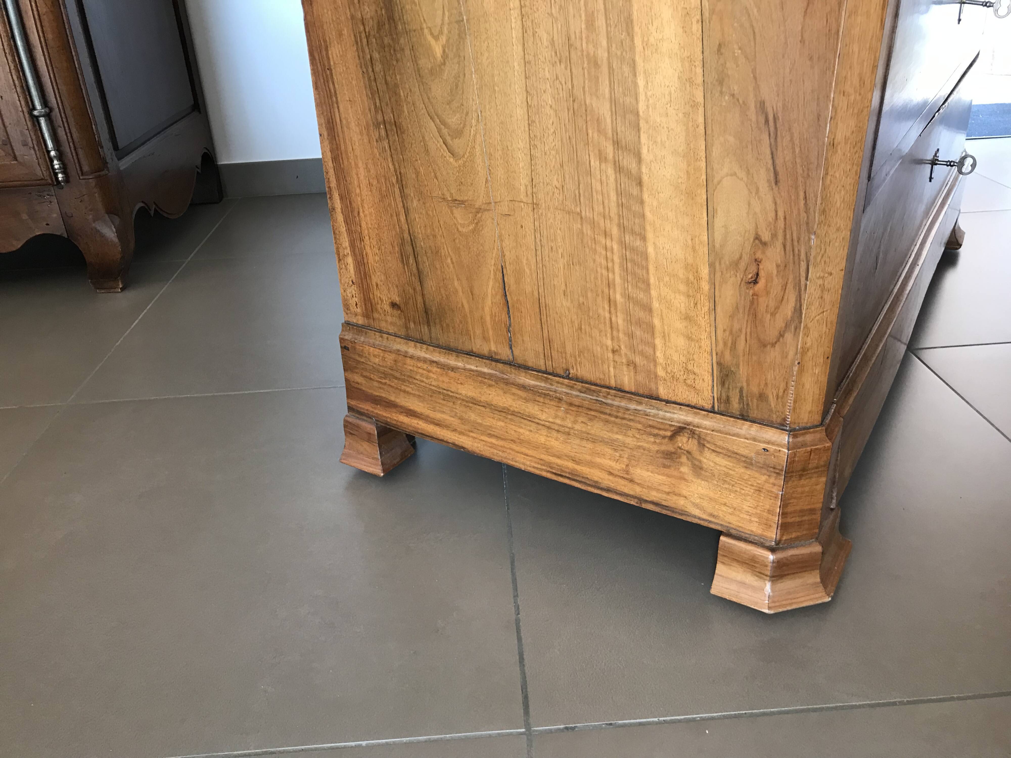 Commode louis philippe en noyer