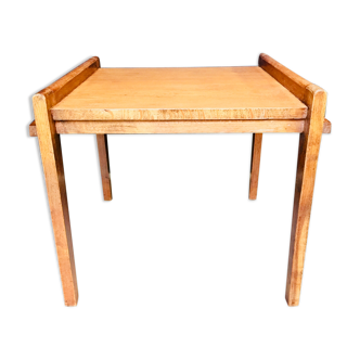 Table basse pieds fuseaux