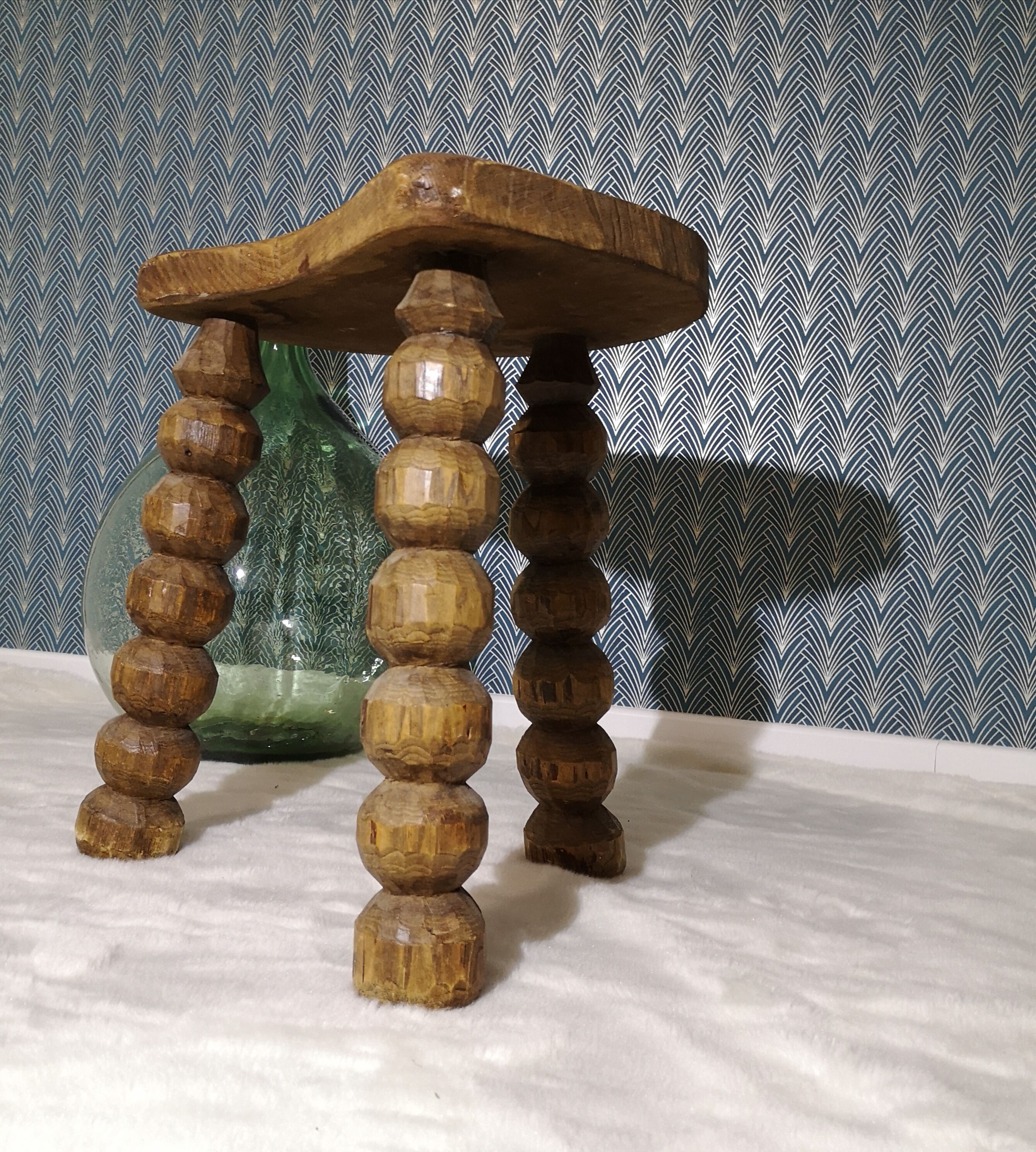 Tripod stool