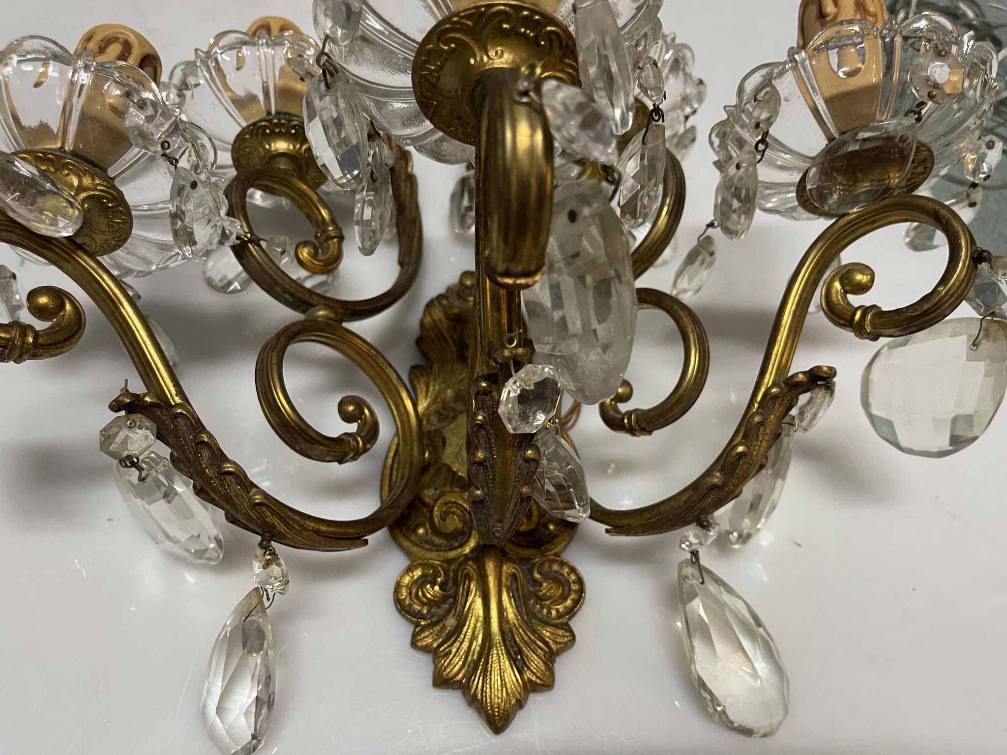 Grandes appliques murales en bronze et cristal, ensemble de 2, Italie, années 1950.