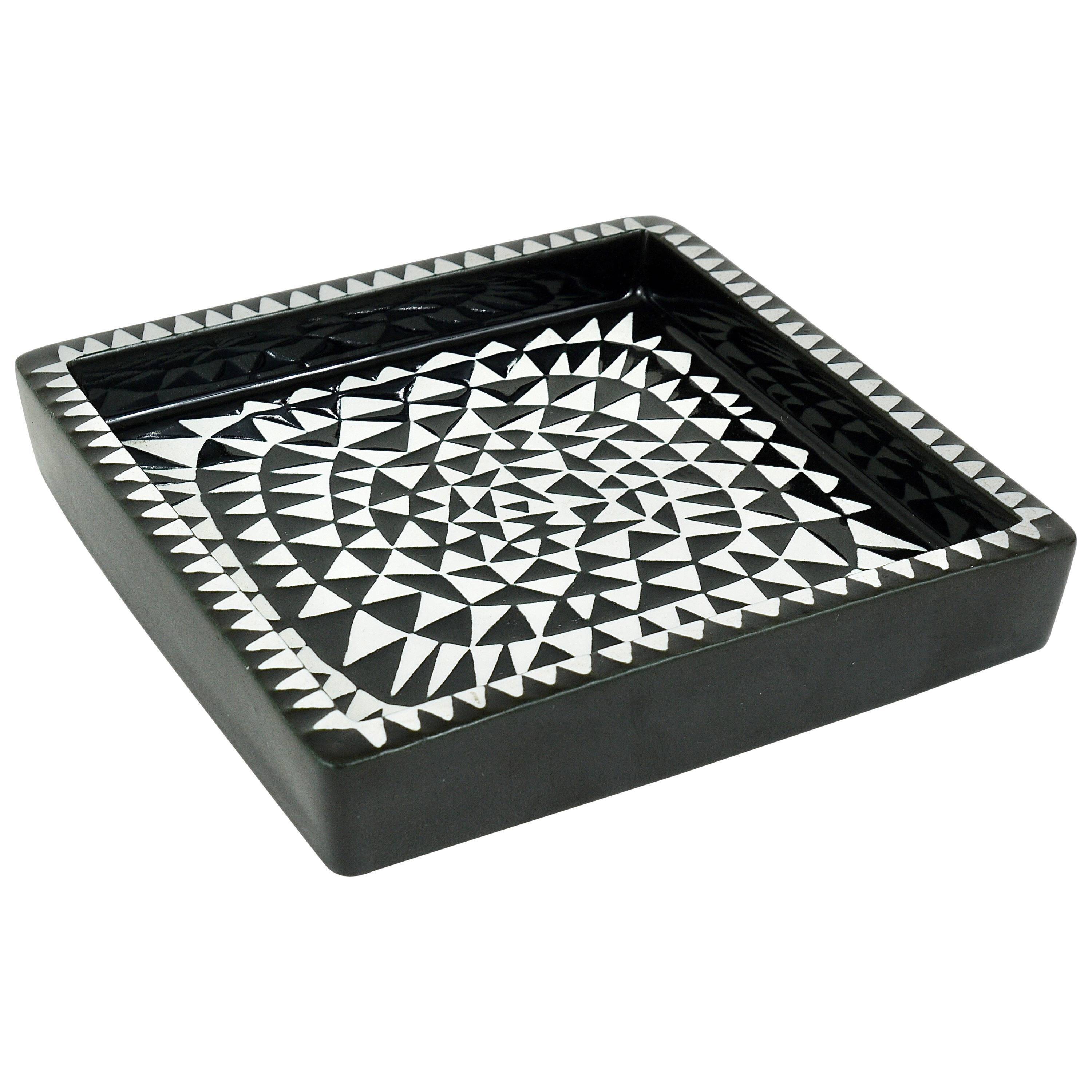 Black and white ceramic plate Domino by Stig Lindberg, ashtray, Gustavsberg, 1950s