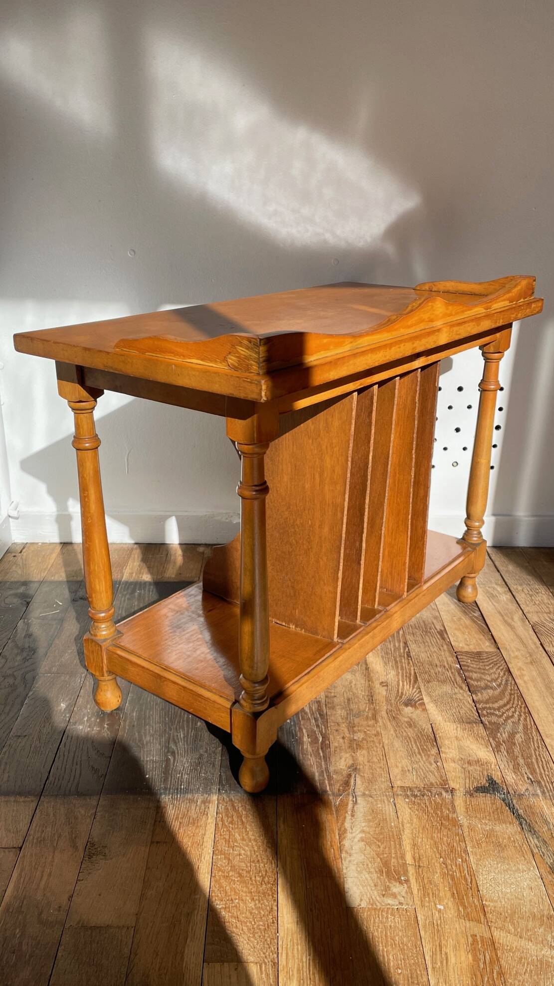 Meuble bas electrophone vintage