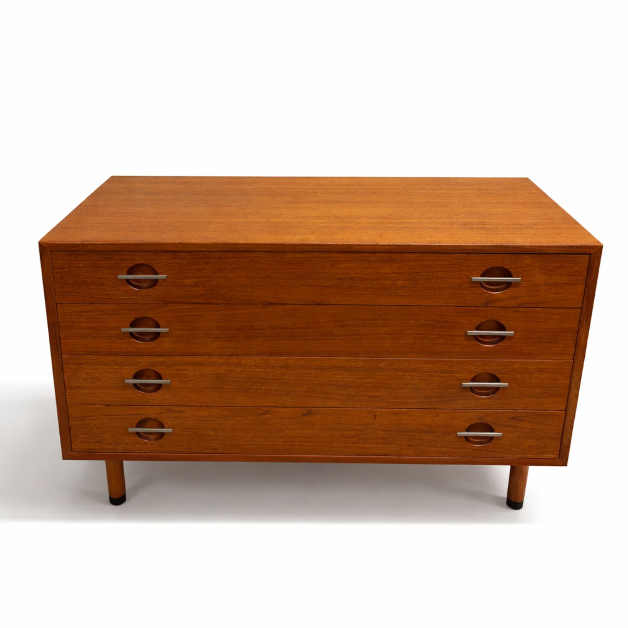 Commode mod RY250 par Hans J. Wegner