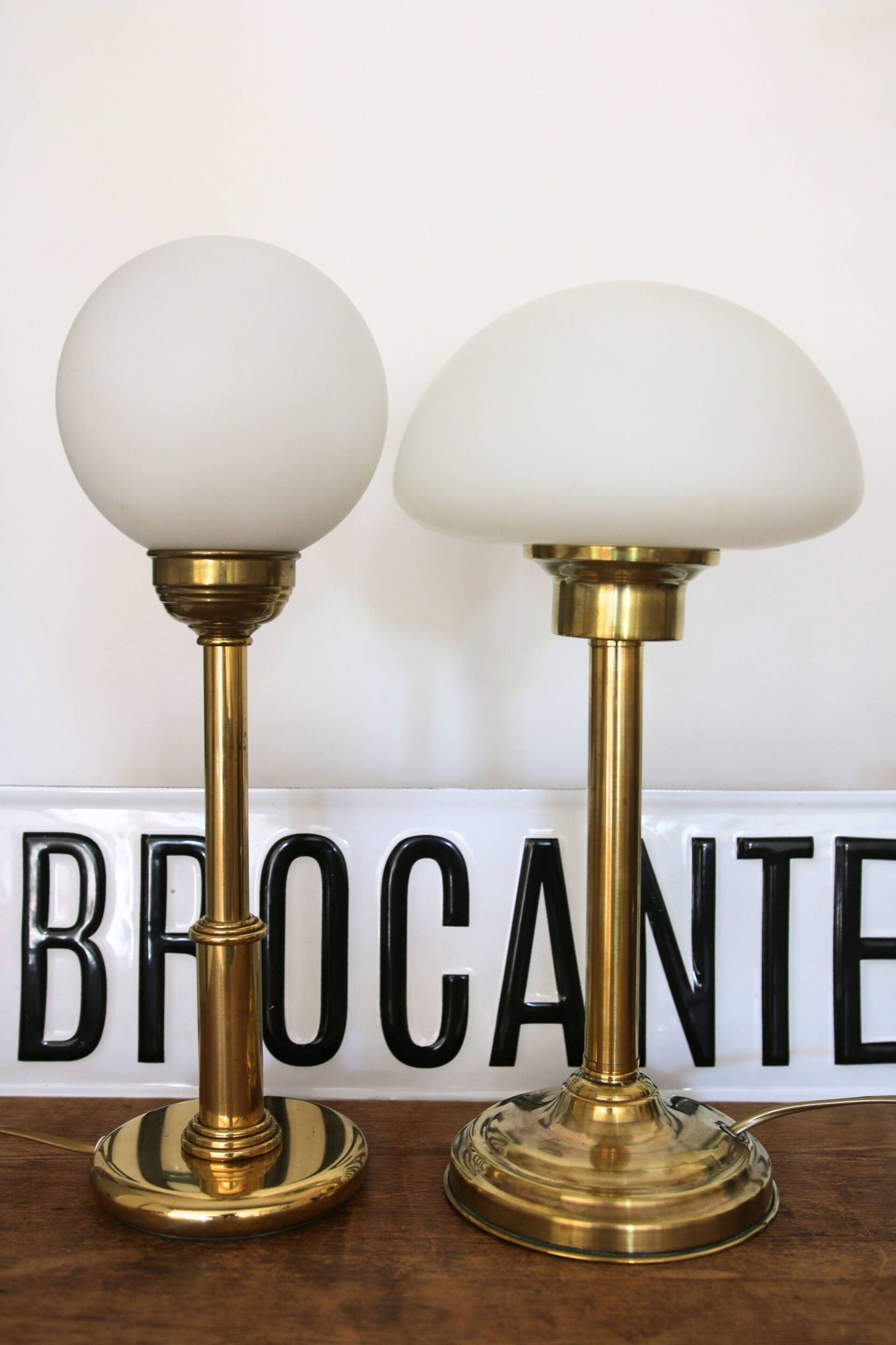 Lampe à poser vintage opaline laiton