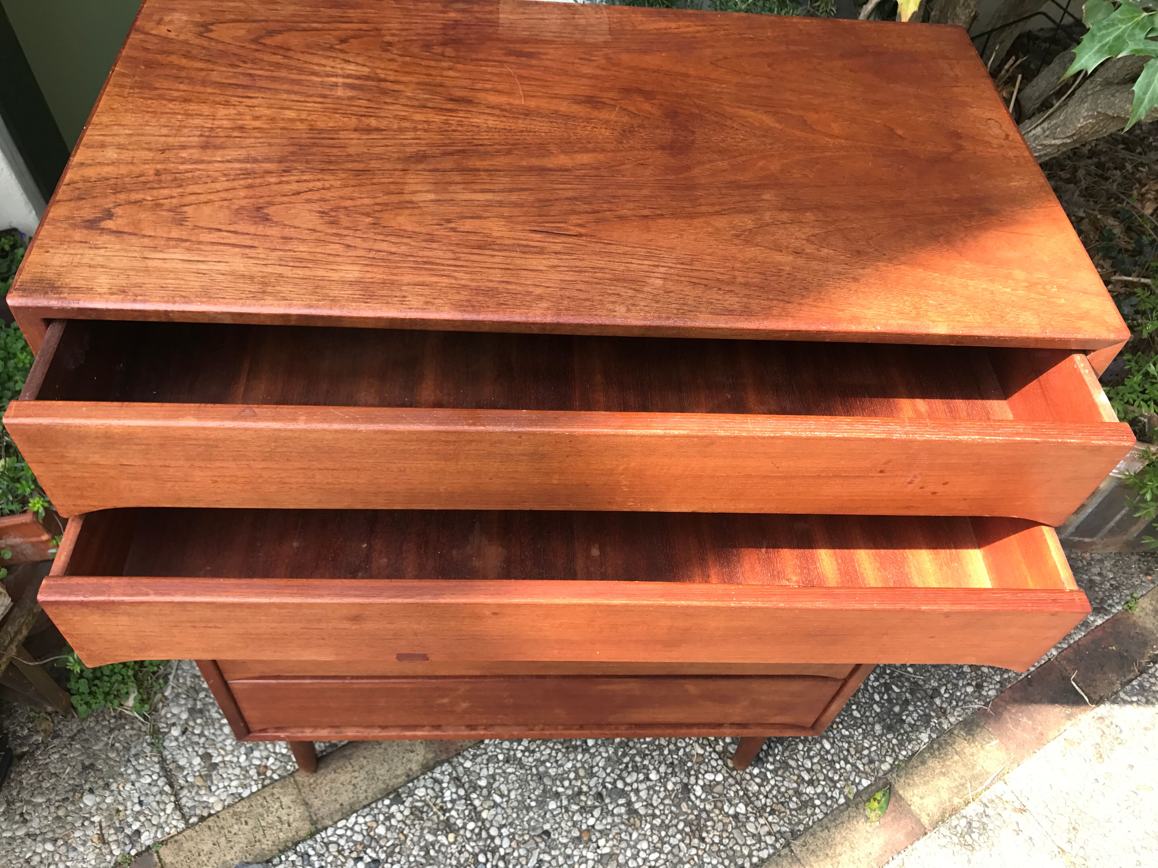 Scandinavian chest of drawers