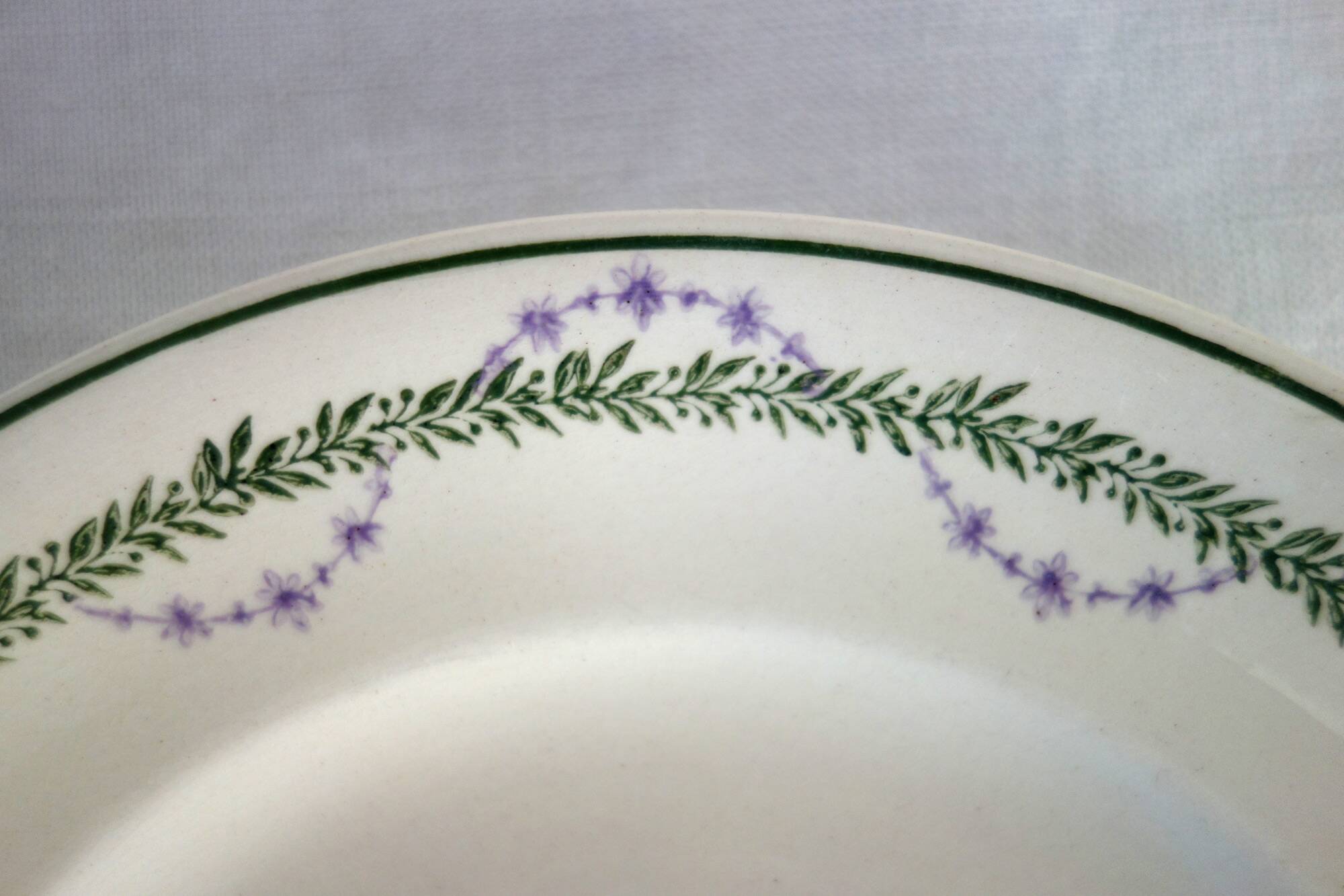 8 flat plates Longwy model Loridan circa 1900