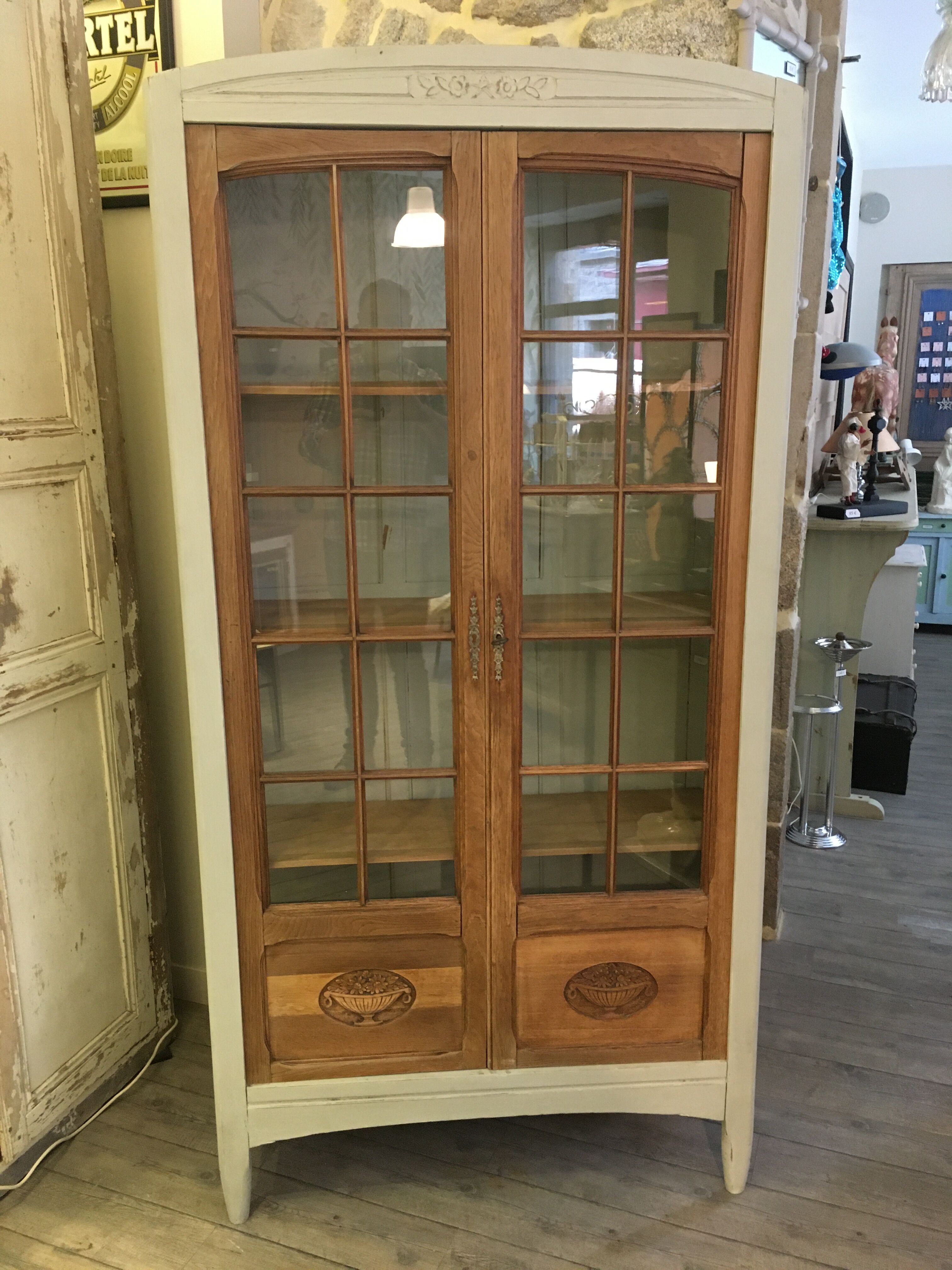 Old art deco showcase