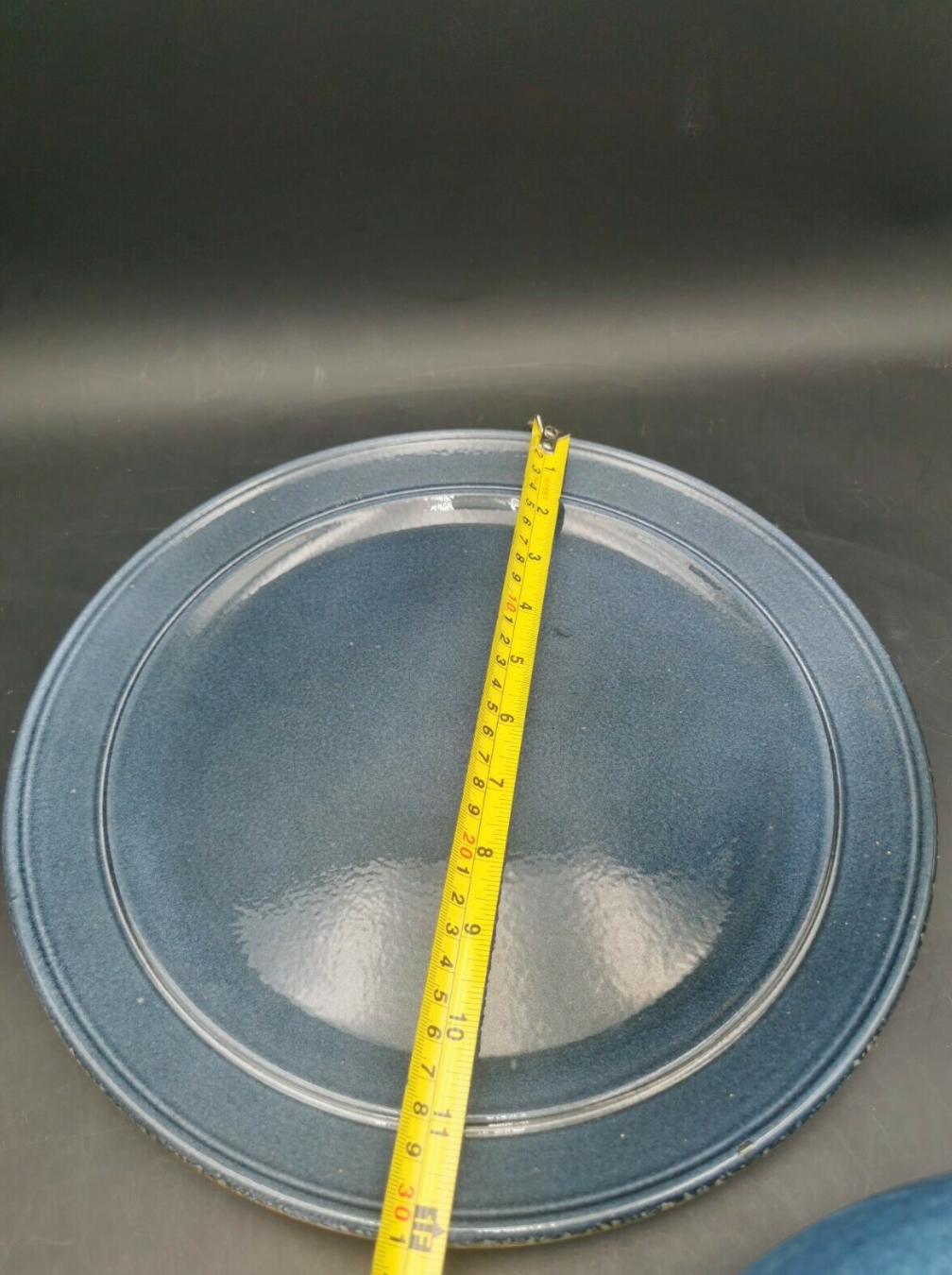 Blue ceramic bowl and its undercut