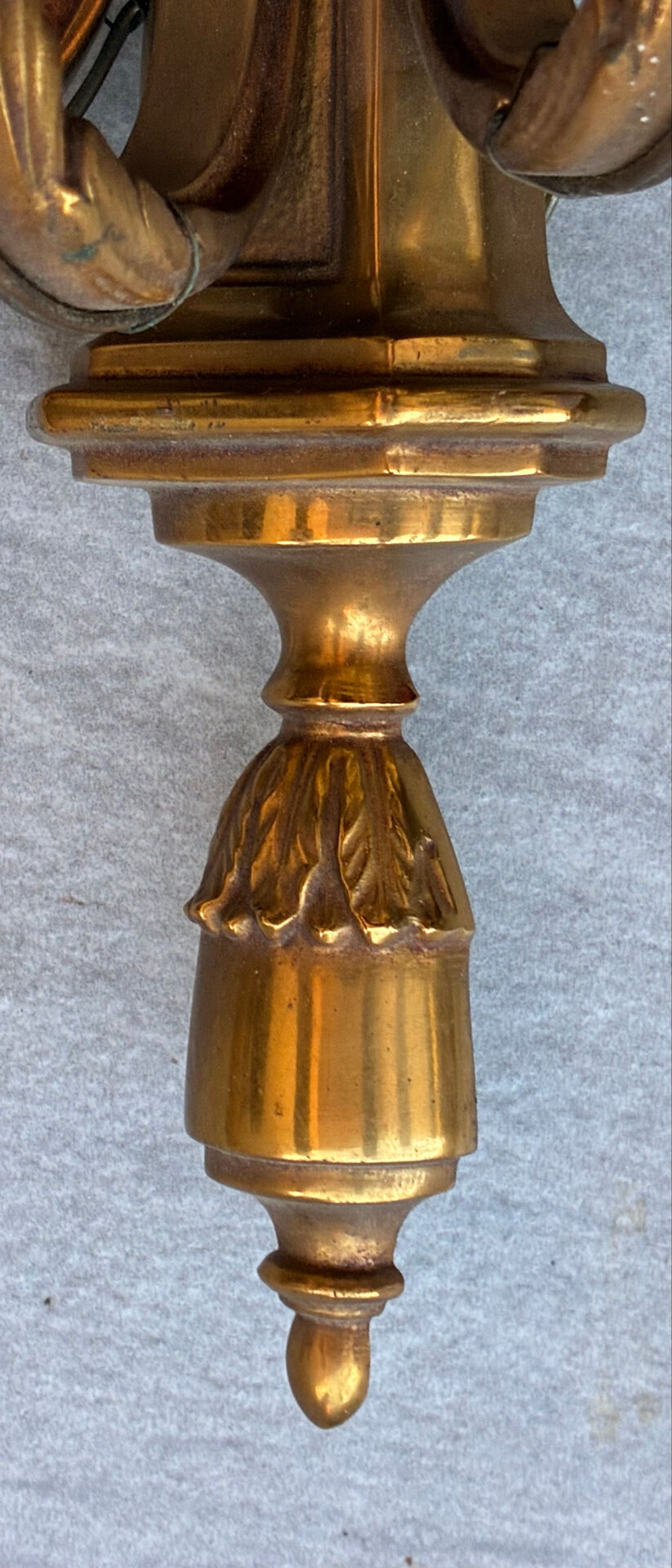 Paires d’appliques bronze Louis XVI Lucien Gau