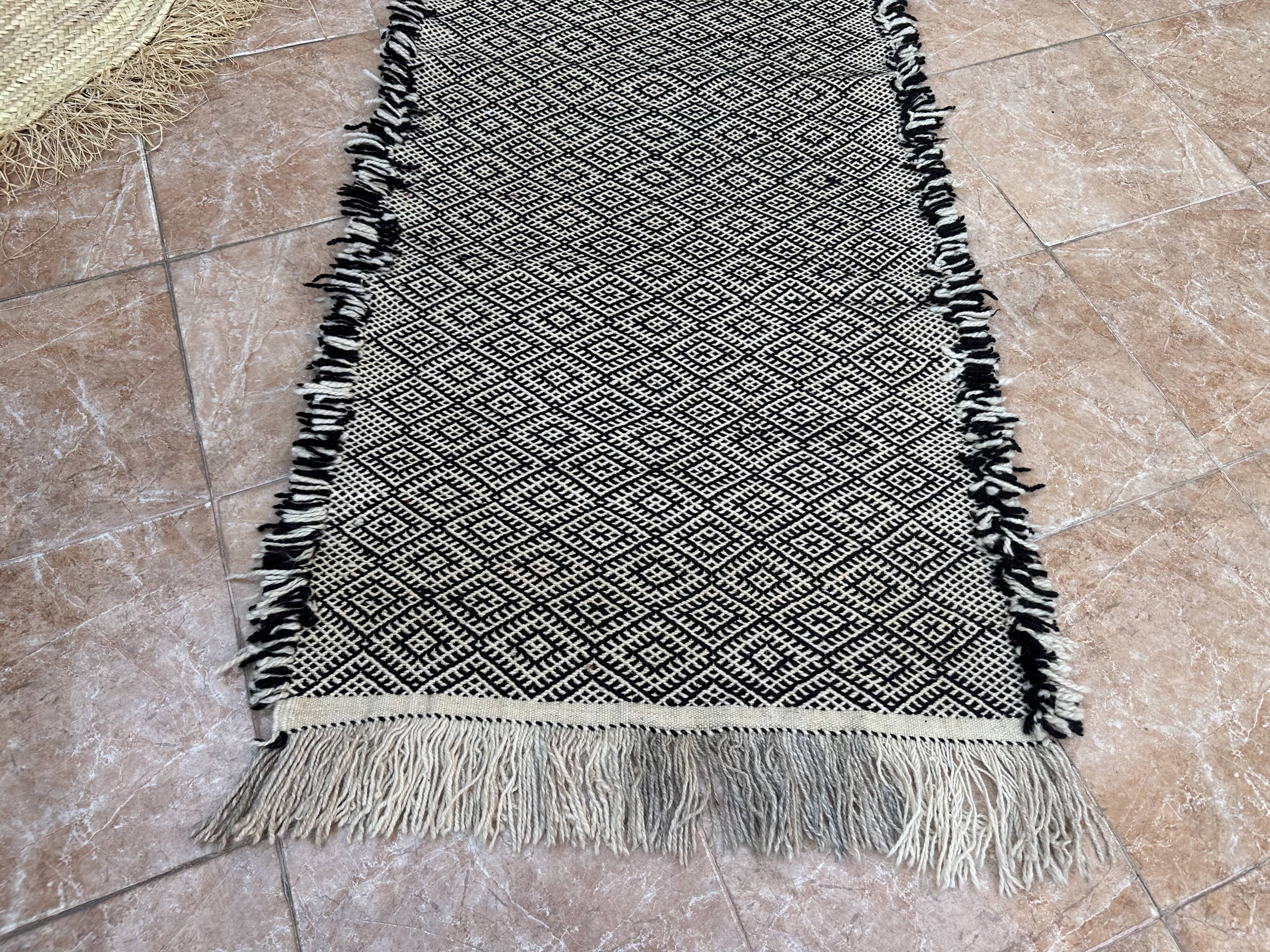 Moroccan rug, Handmade wool rug, Solid rug, Moroccan runner rug, zanafi runner