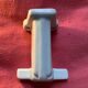 Lot de 2 patères en porcelaine blanche Art Déco 30/40