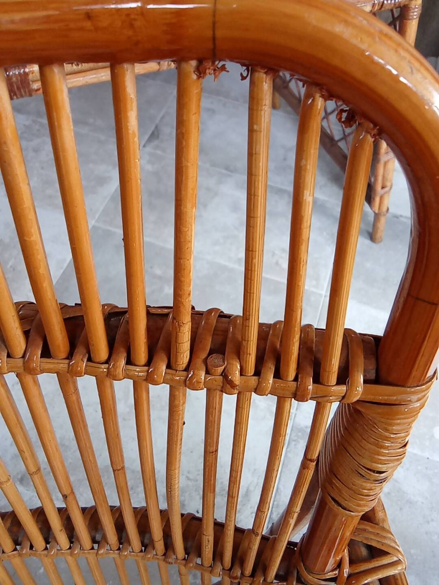 Bureau et fauteuil vintage en rotin