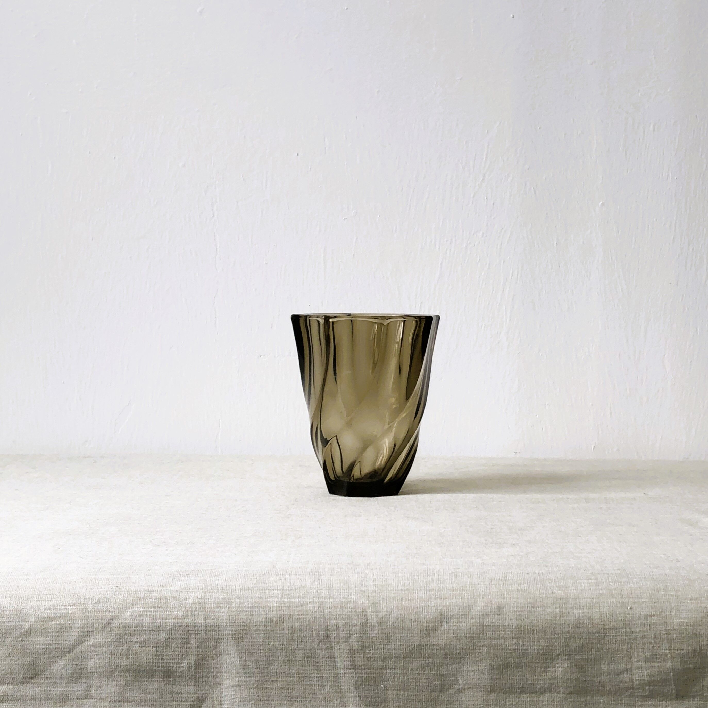 Smoked tourbillon vase glassware Luminarc d'Arques