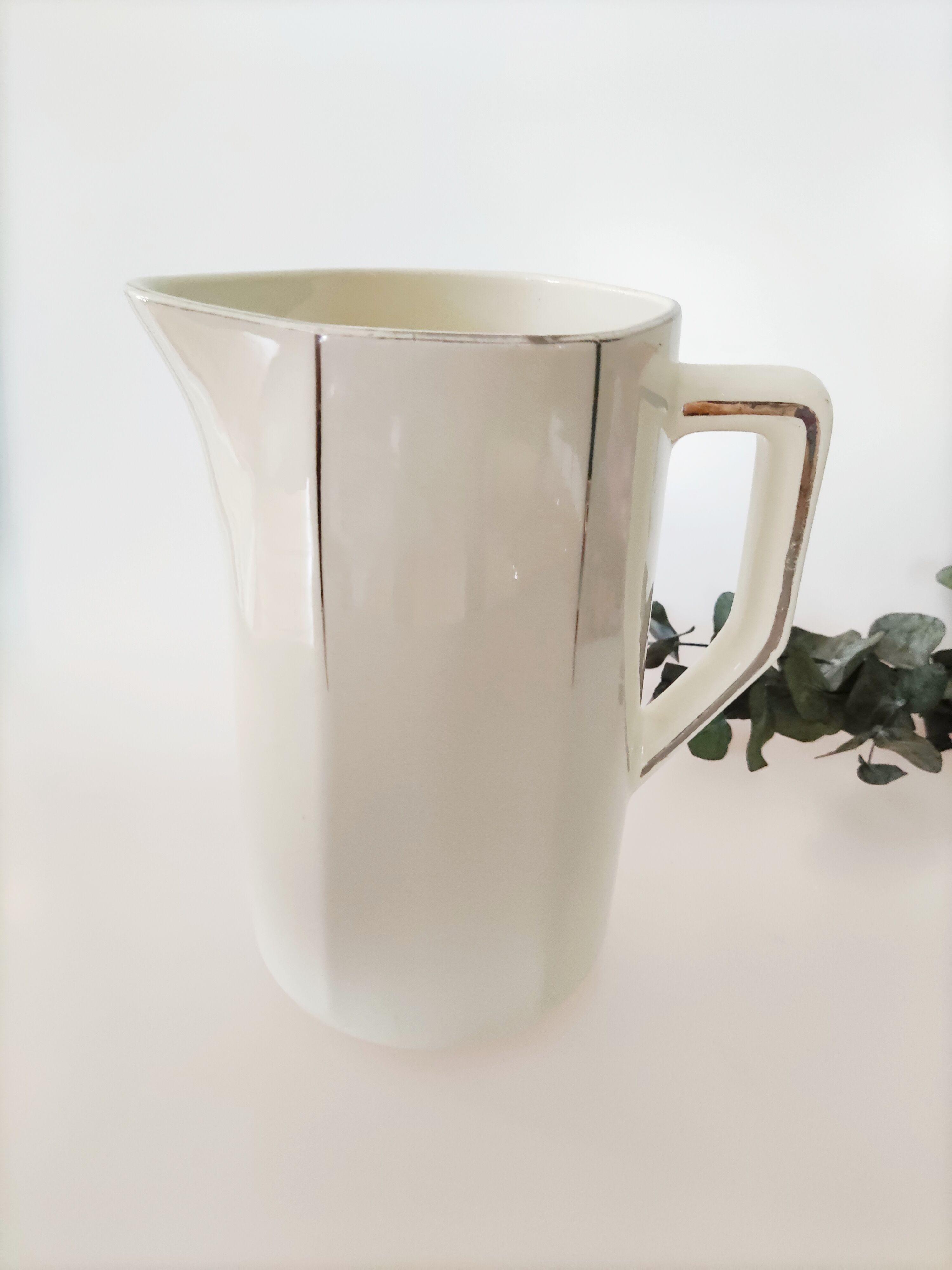 Porcelain broc pitcher