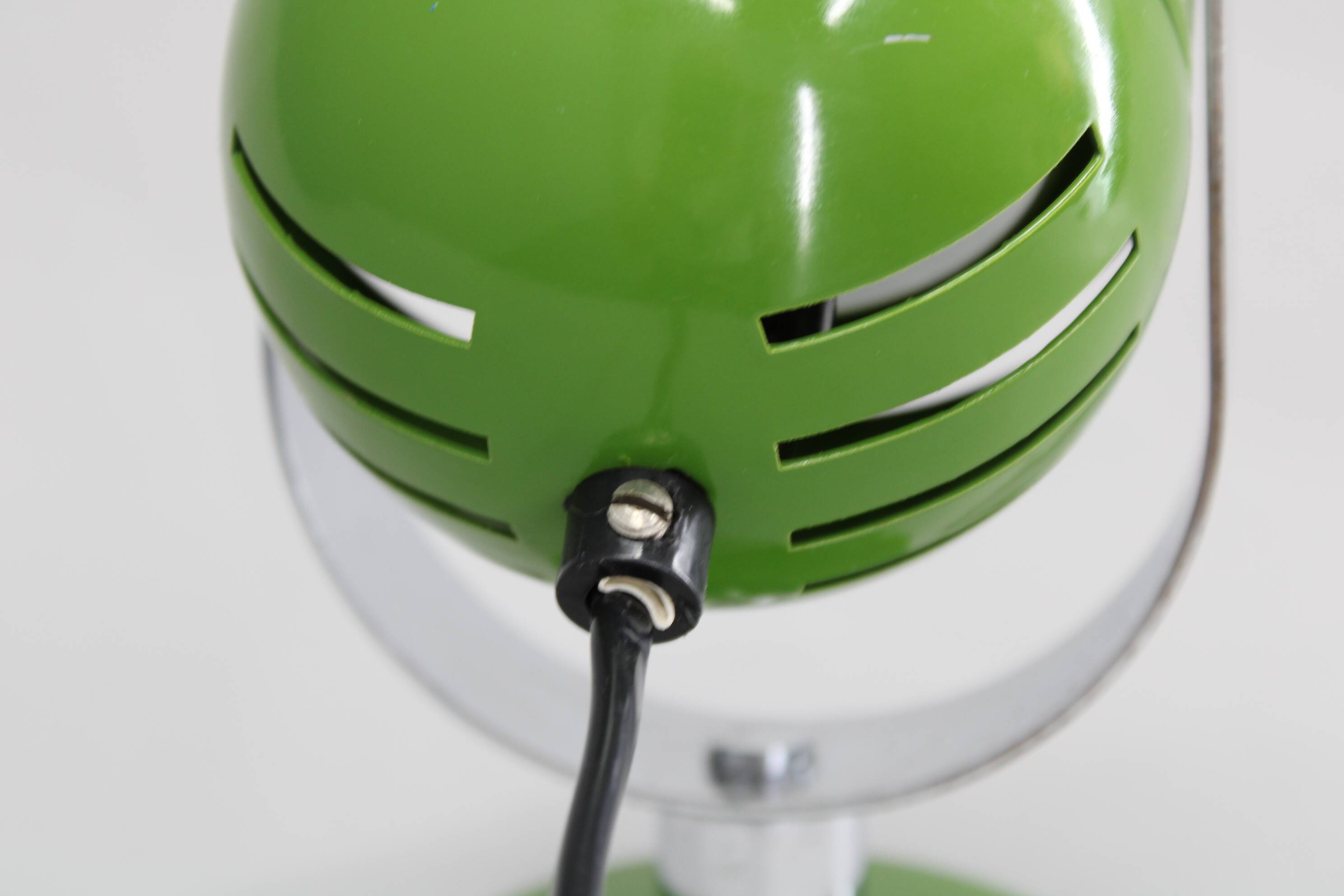 Applique murale orientable tchécoslovaque des années 1970, par Stanislav Indra, chromée et verte