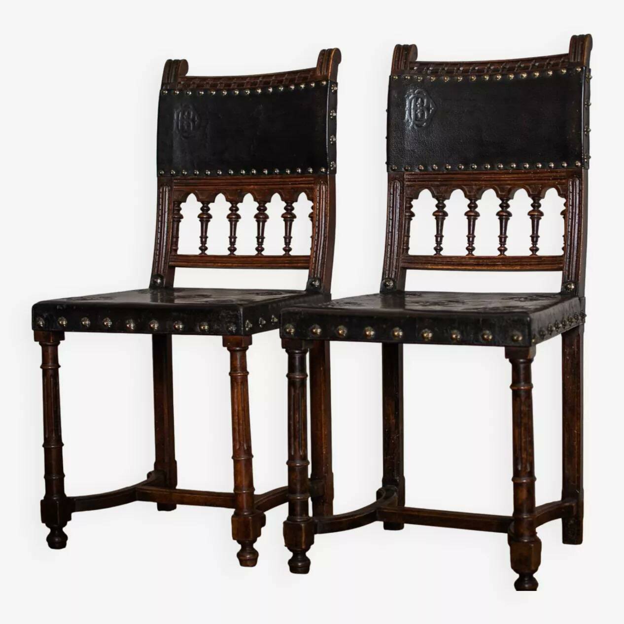 Paire de chaises Henri II – Modèles classiques en bois