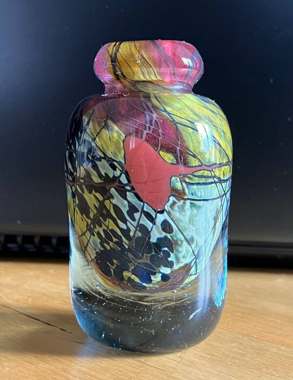 Petit vase soliflore en verre signé LE LONQUER 1982 , état impeccable