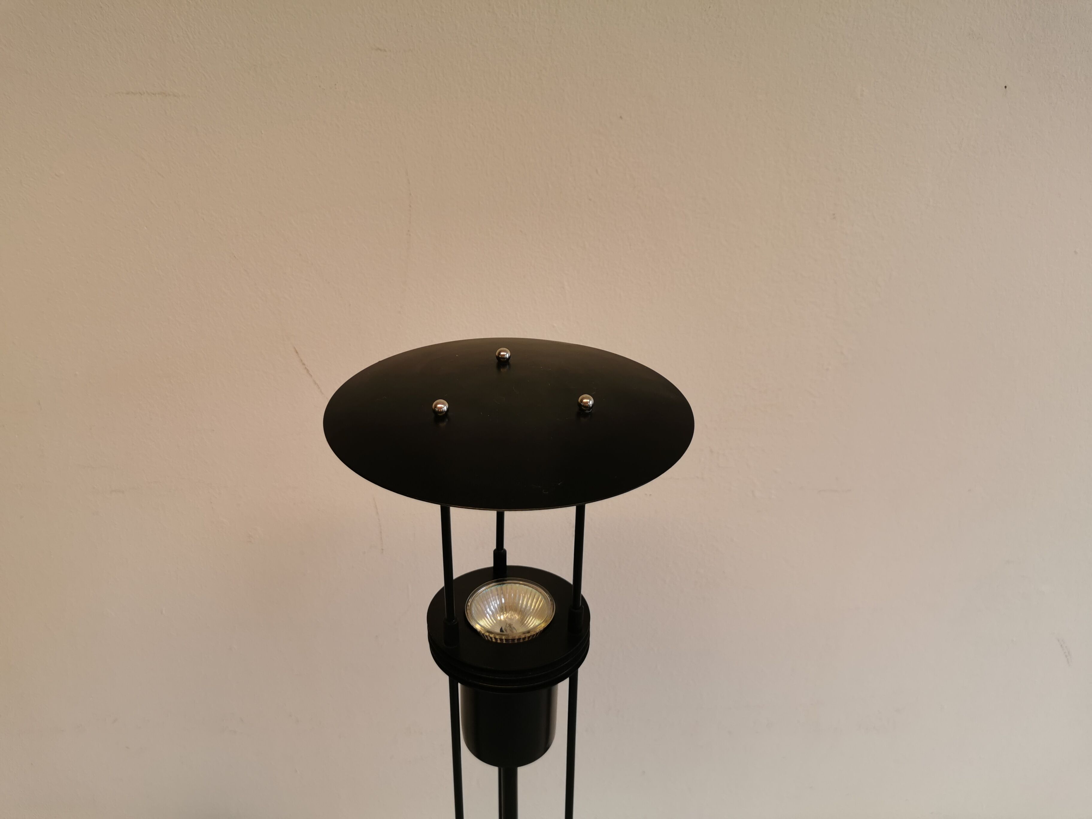 Table lamp in black colour