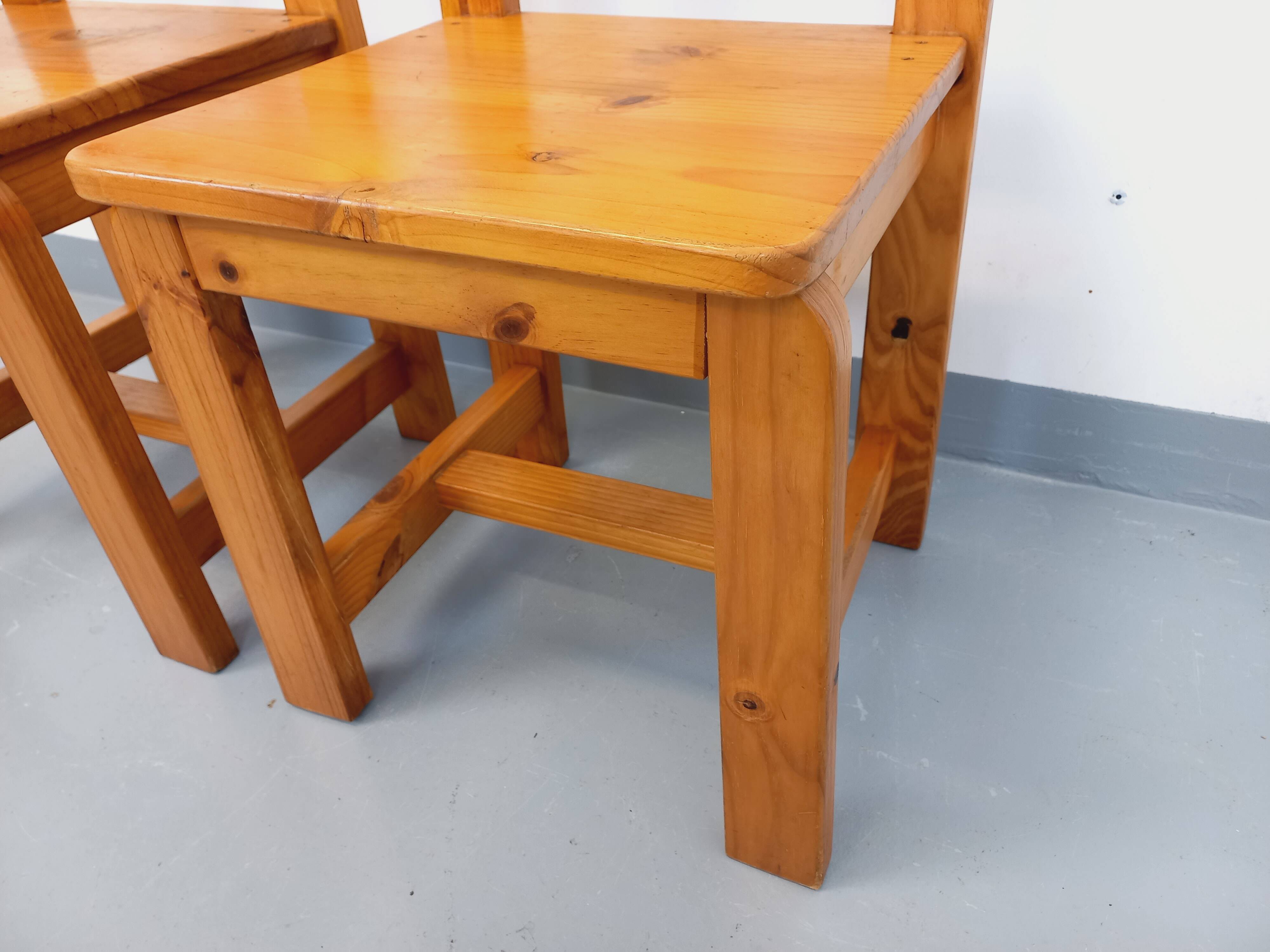 Paire de chaises vintage en pin des années 70 80