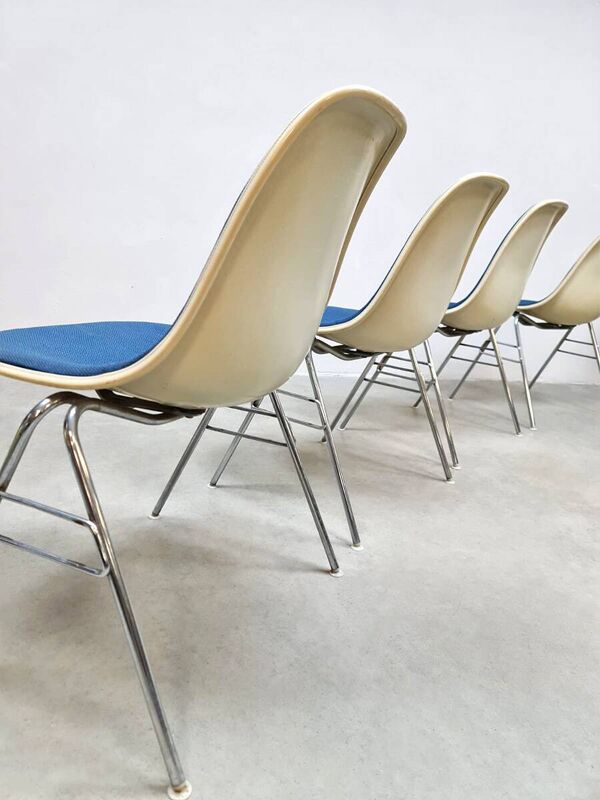 4 chaises DSX vintage en fibre de verre Vitra Eames Herman Miller