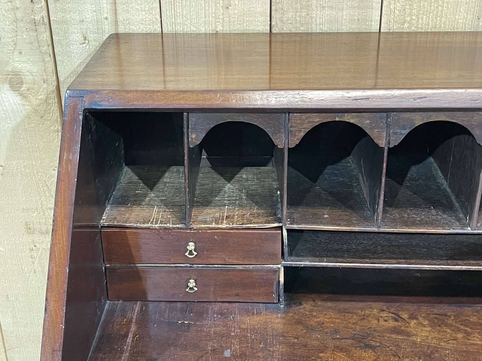 English donkey desk in Georgian style dating from the 19th century in mahogany and oak