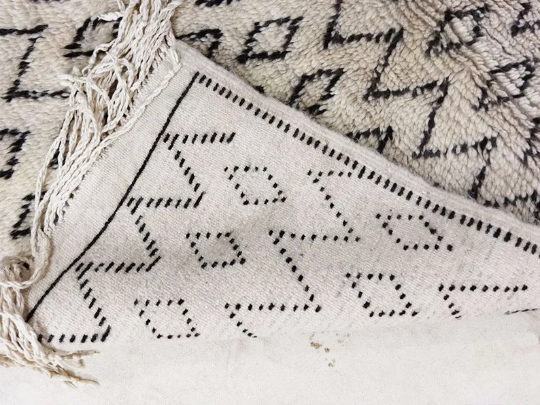 Handmade moroccan berber carpet 135 x 75 cm